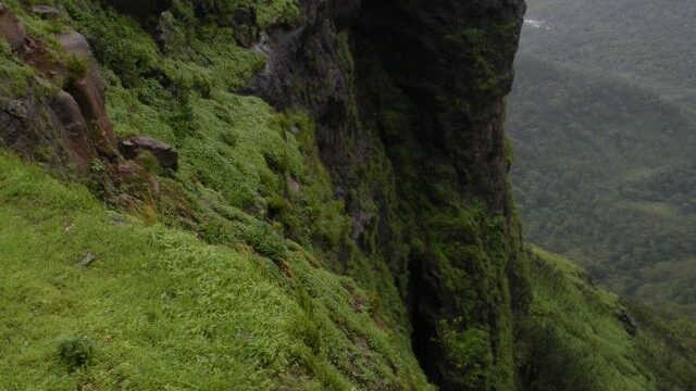 640px-Louisa_Point_Matheran