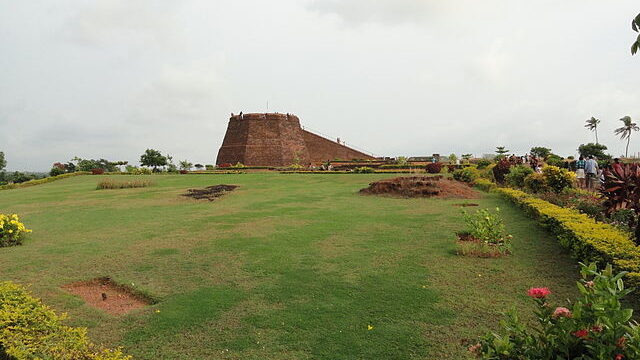 640px-Bekal_Fort3