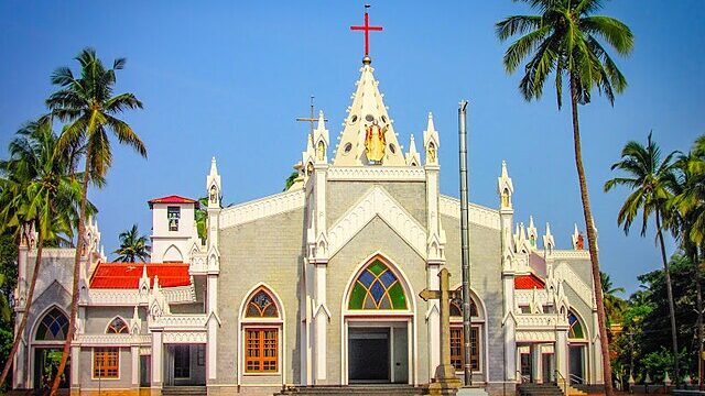 Holy_trinity_Cathedral_Kannur_2020