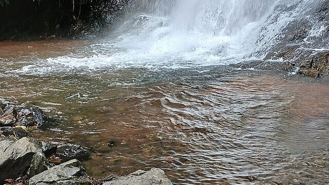 Karakund_waterfalls,_Kannur_7