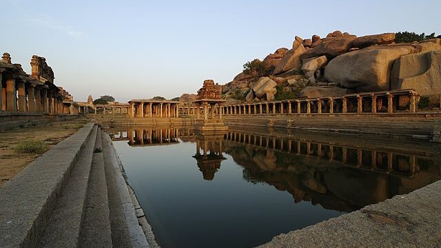 Krishna_Pushkarani_-_Hampi_Ruins