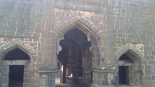 Panhala_fort_entrance2