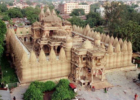 Sheth_Hutheesinh_Temple